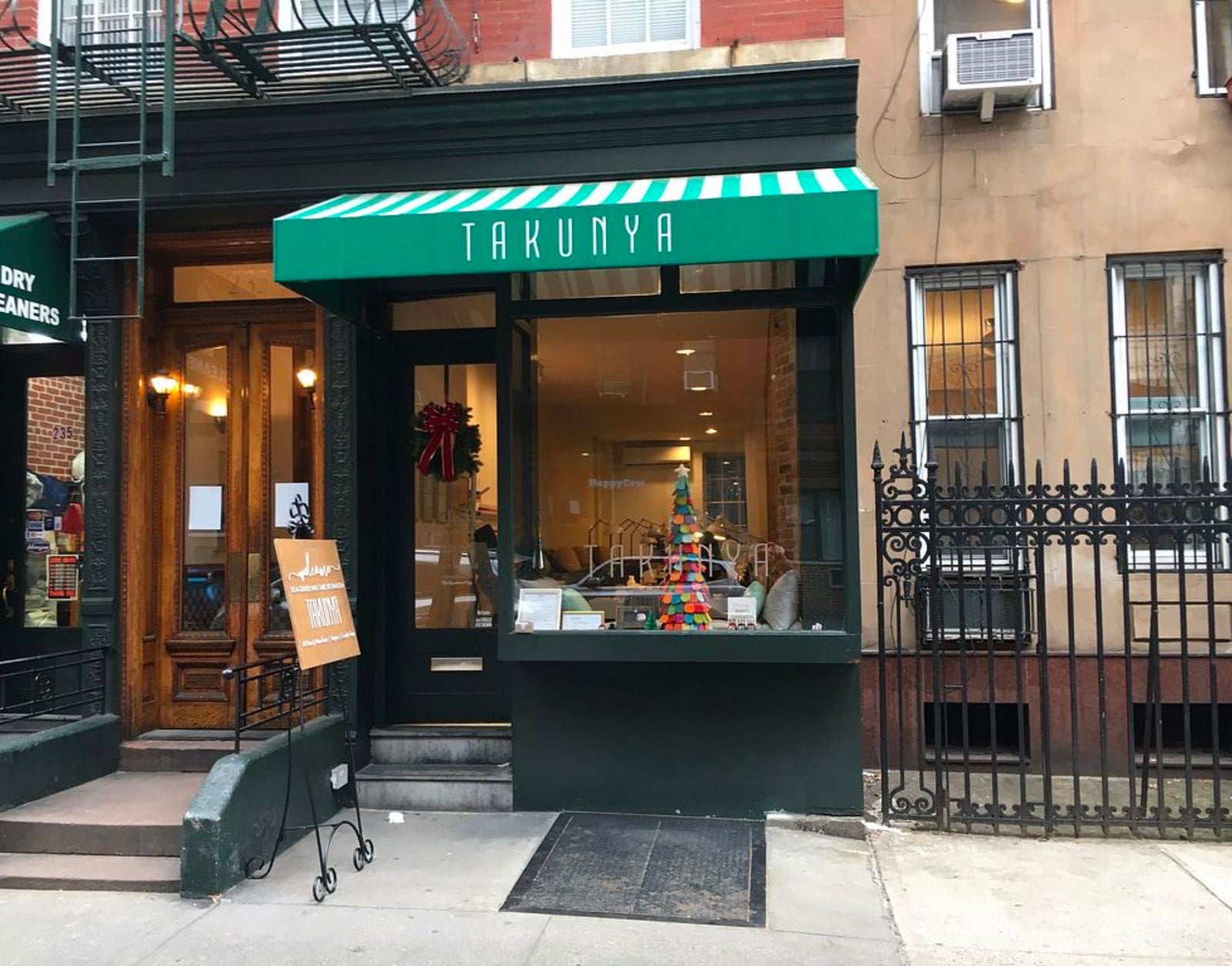Meet Takunya Studio, A NYC Based Non-Toxic Nail Salon