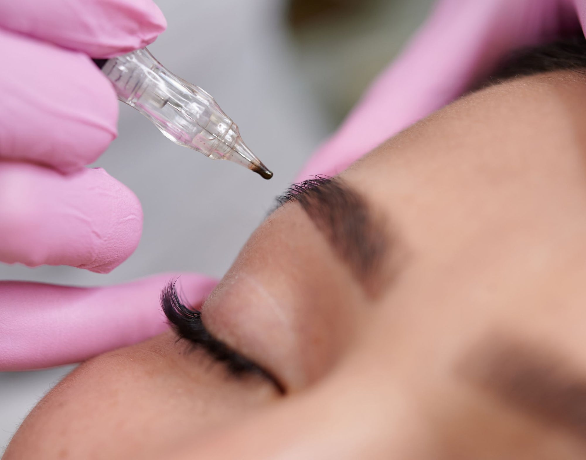 Things You Should Know Before Microblading Your Brows